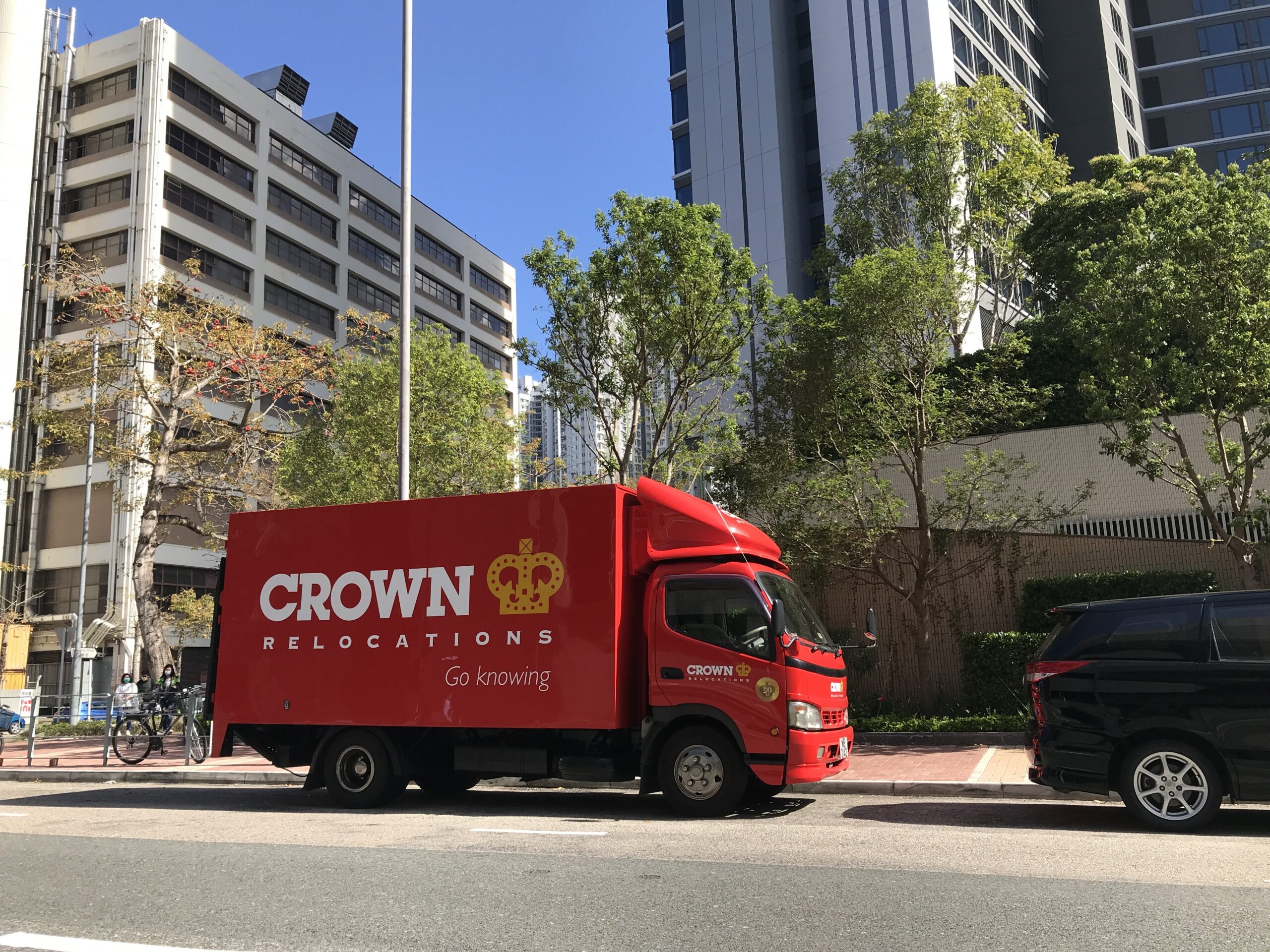 crown hk moving truck