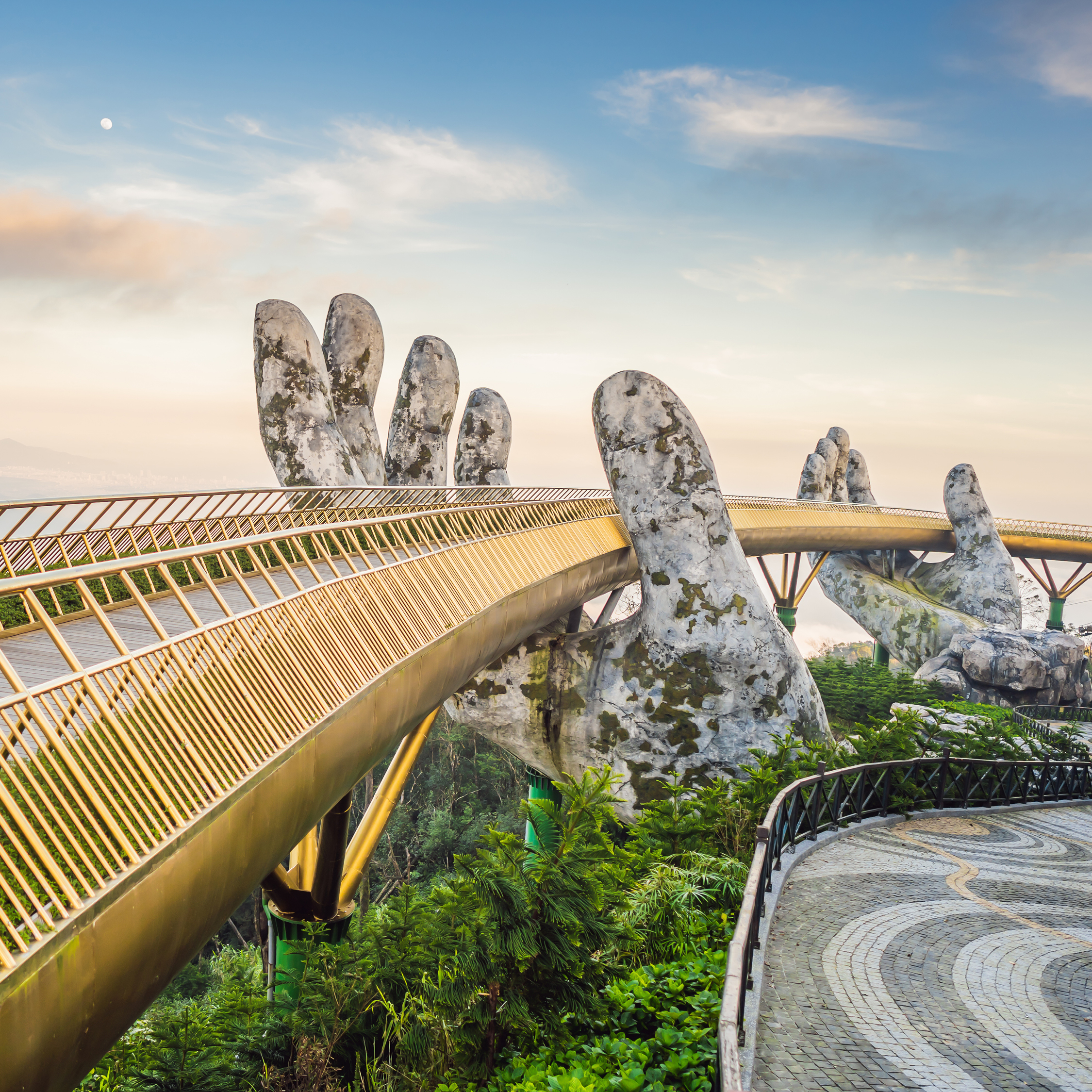 Da Nang Golden Bridge